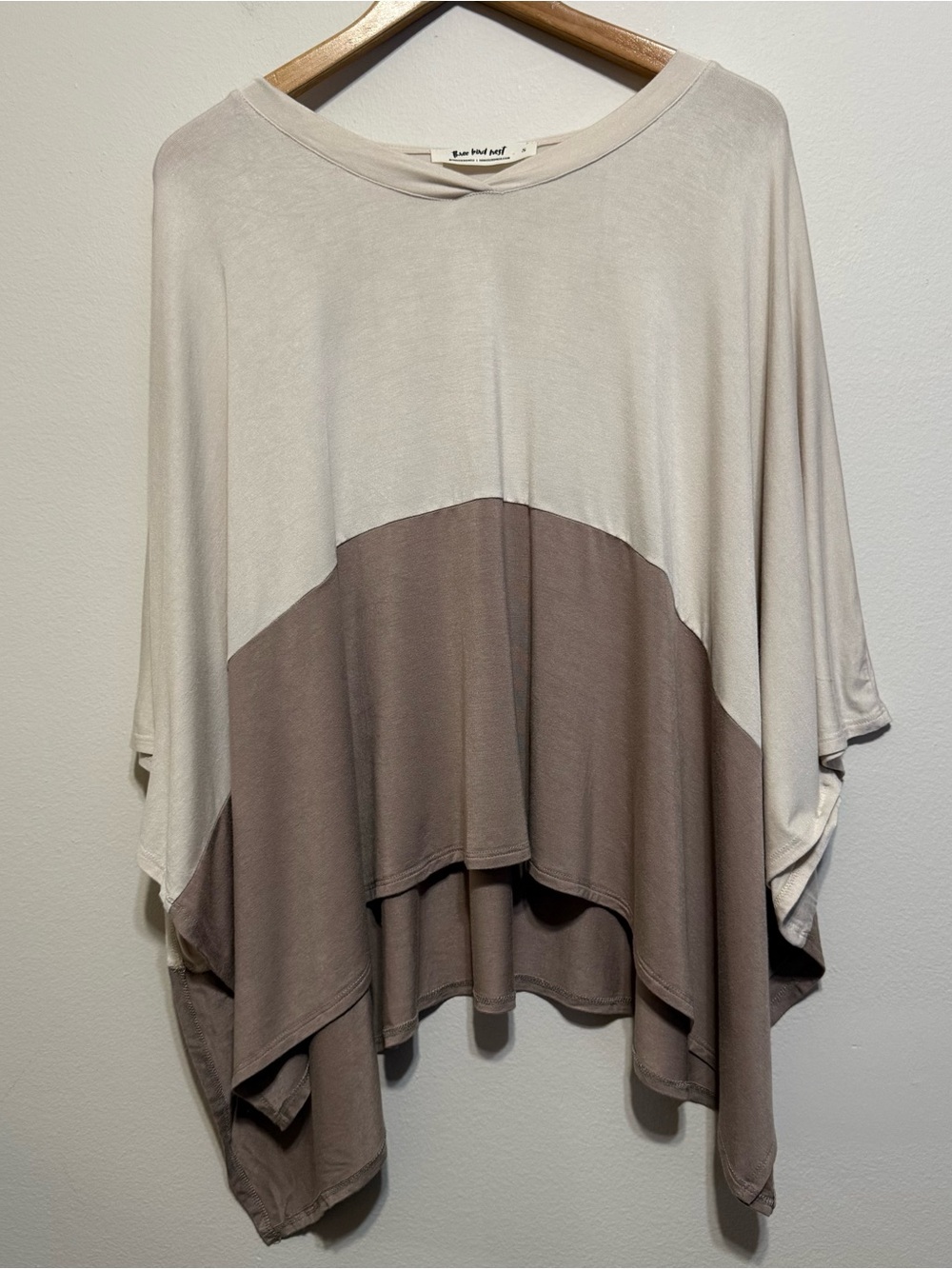 Three Bird Nest The Nest Coffee Sunsets V Neck Top Women S - Picture 2 of 5
